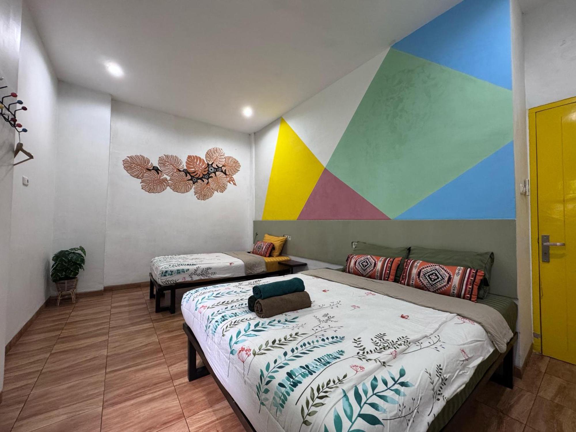 Mador Malang Dorm Hostel Exterior foto